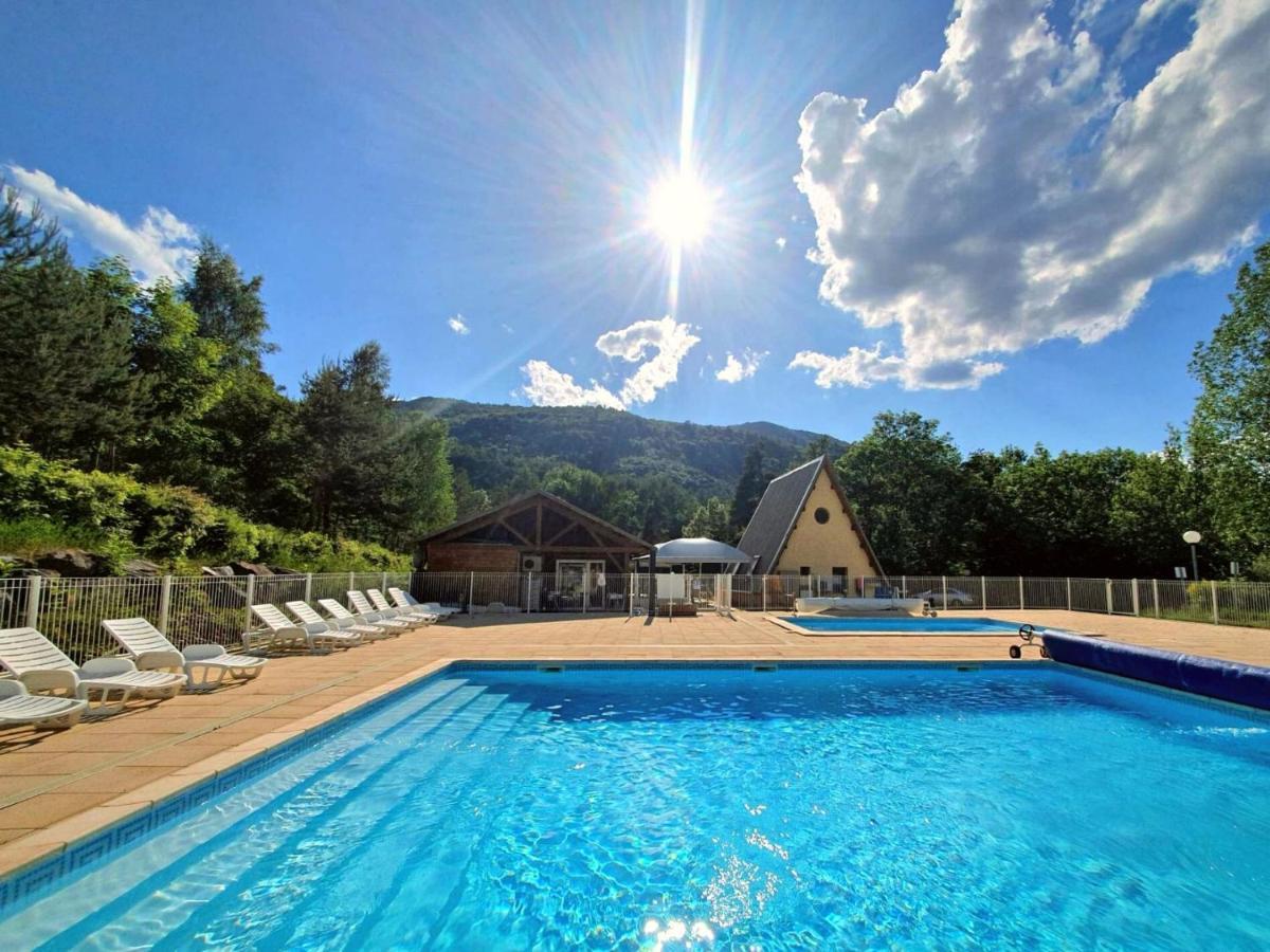Village De Chalets Et Camping La Pierre De L'Aigle La Bréole Exterior photo