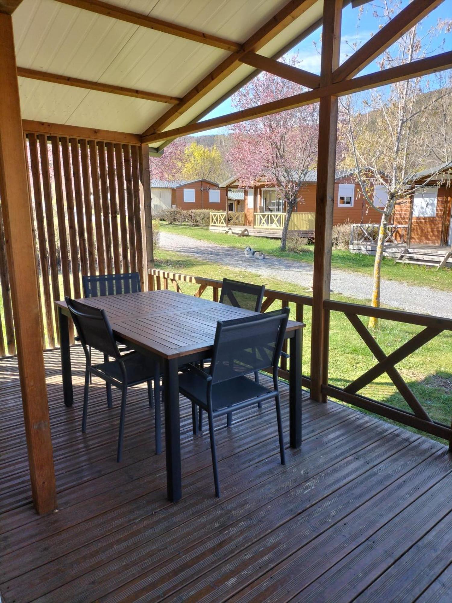 Village De Chalets Et Camping La Pierre De L'Aigle La Bréole Room photo