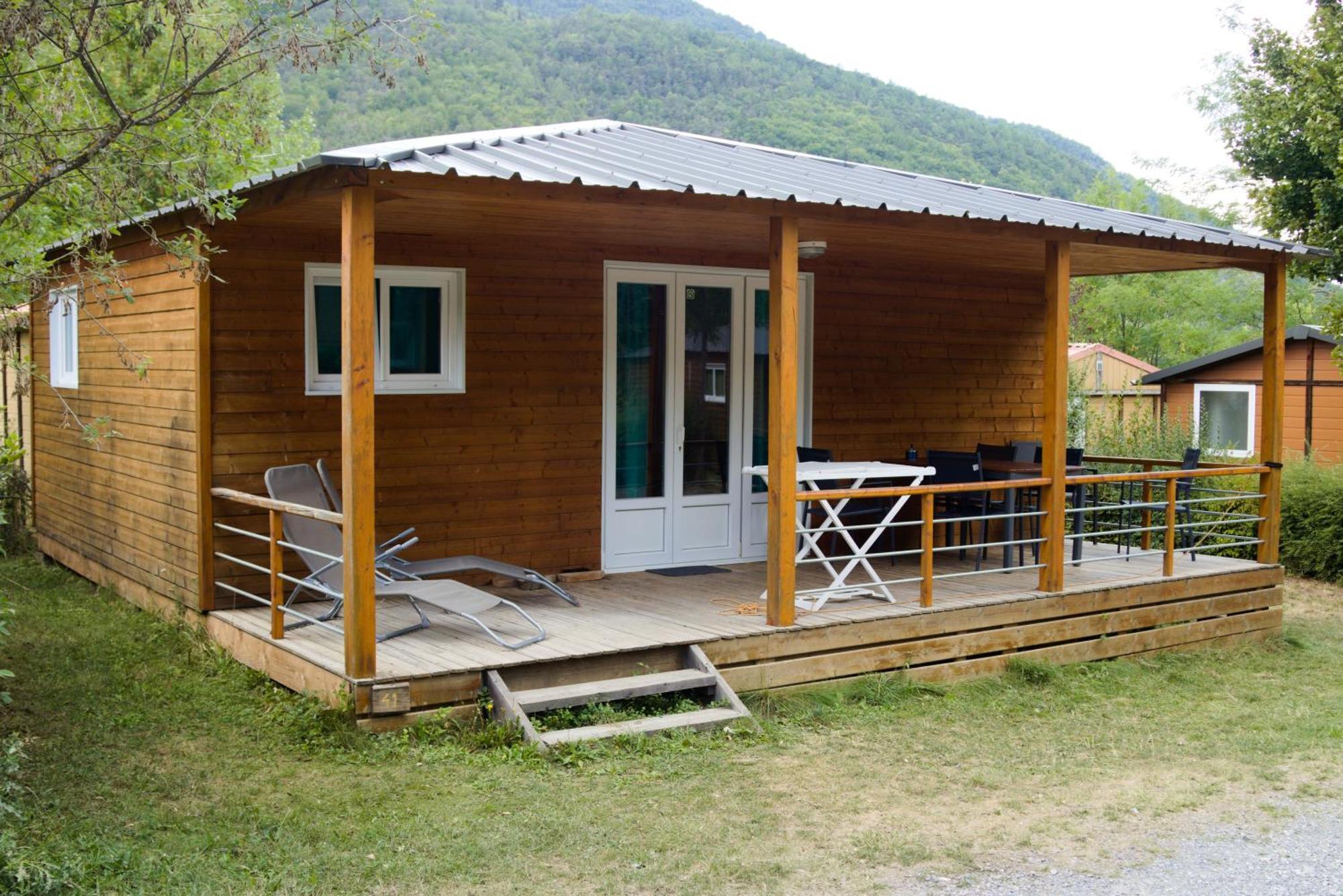 Village De Chalets Et Camping La Pierre De L'Aigle La Bréole Exterior photo