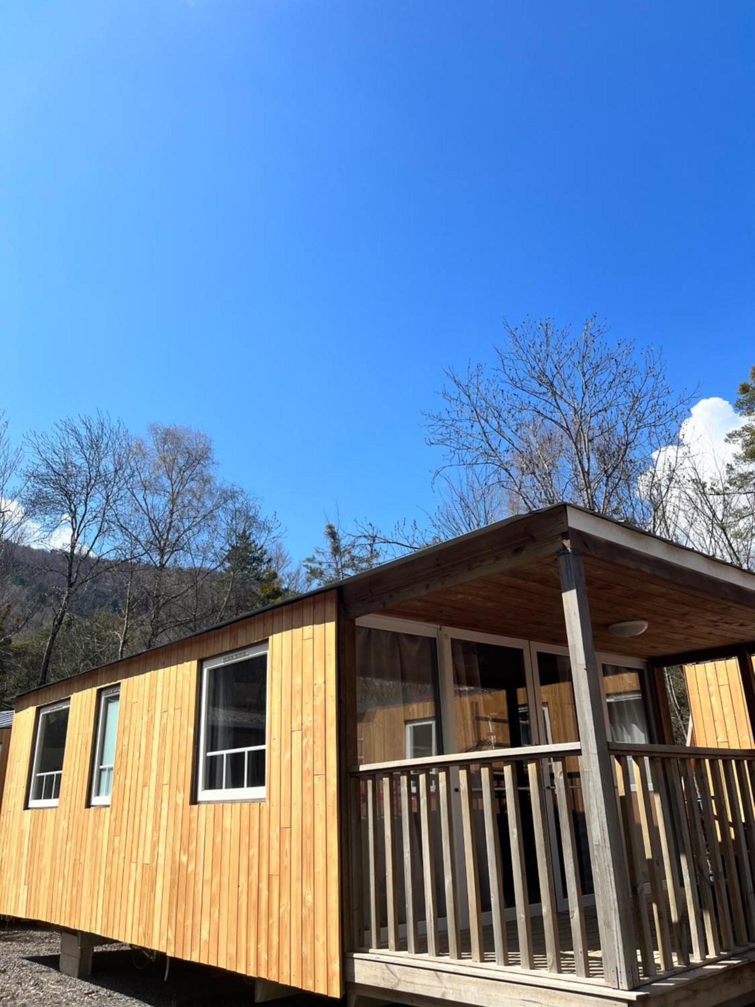 Village De Chalets Et Camping La Pierre De L'Aigle La Bréole Exterior photo